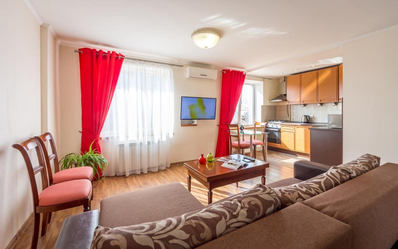 Apartments Near Parus Business Centre Kyiv Exterior photo