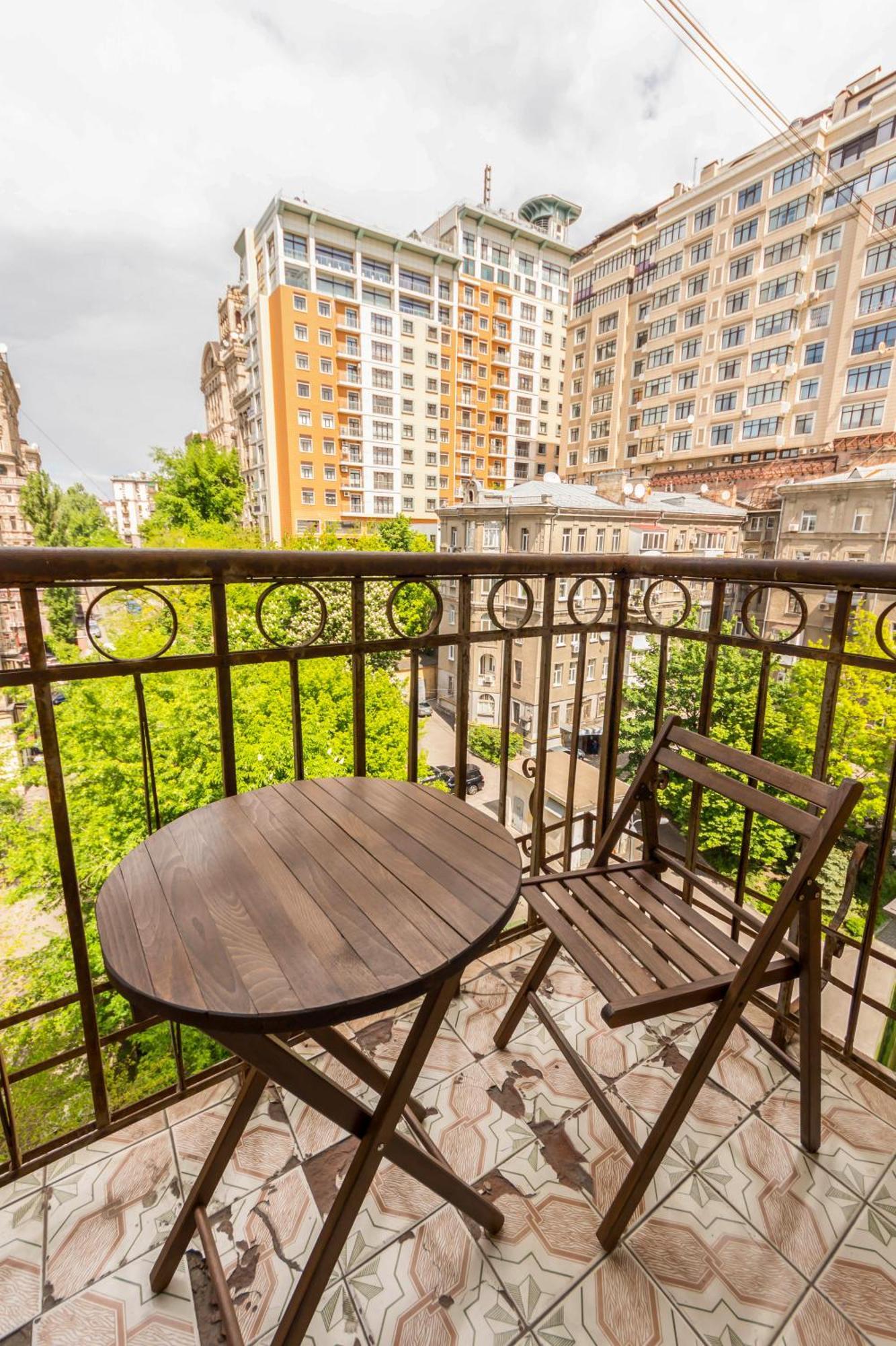 Apartments Near Parus Business Centre Kyiv Exterior photo
